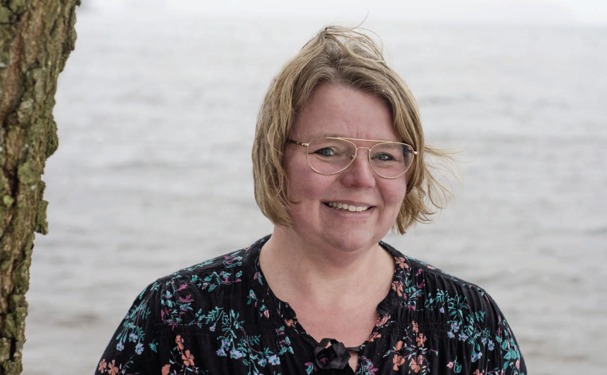 Jeanette Sjöstrand är glad, hon berättar om när livet gjorde en rejäl vurpa