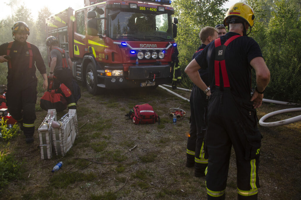 Hög arbetsmoral hos brandmännen i Östra Göinge skogar