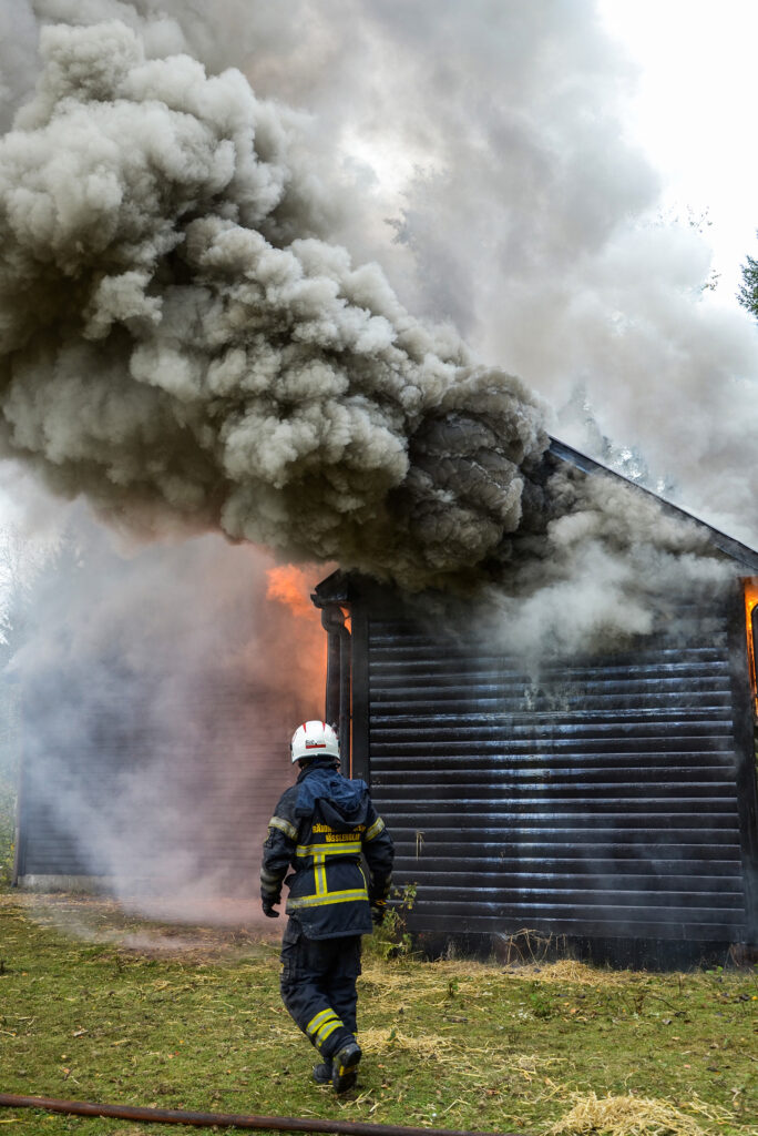 Räddningstjänsten övar släcka brand, foto: Åsa Brorsson
