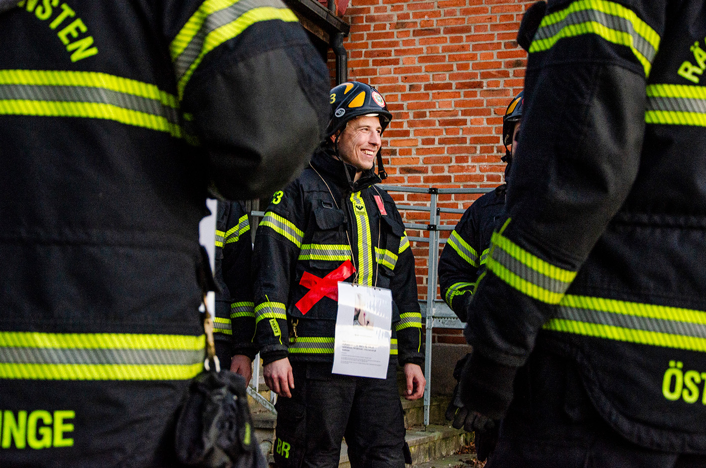 PDV övning i pågående dödligt våld. Statist som spelar skadad