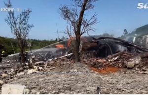 Fyrverkerifabrik exploderade, 37 omkomna – fler explosioner stor risk för räddningstjänsten fyrverkerifabrik exploderade i Kina. Swedish Firefighters
